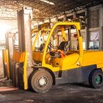 Muletto guida alla manutenzione e sicurezza sul lavoro per carrelli elevatori