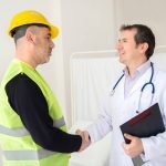 medico competente in azienda con lavoratore